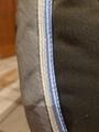Tapis Paddock sport gris liseré bleu