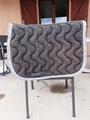 Tapis Paddock sport gris liseré bleu