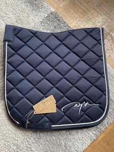Dyon Tapis
