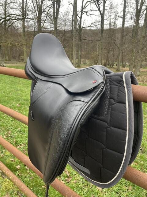 Selle Thorowgood T8 dressage