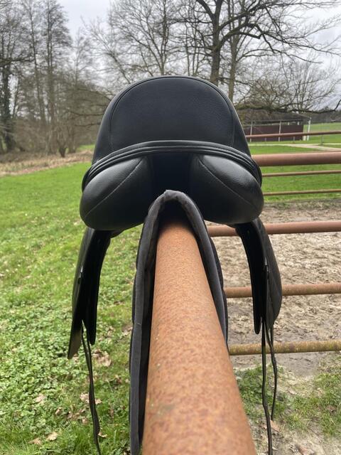 Selle Thorowgood T8 dressage