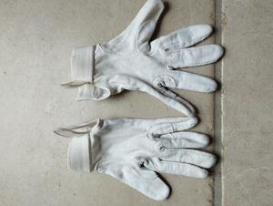 Gants blancs