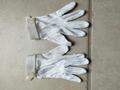 Gants blancs