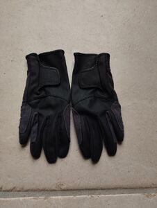 Gants noirs