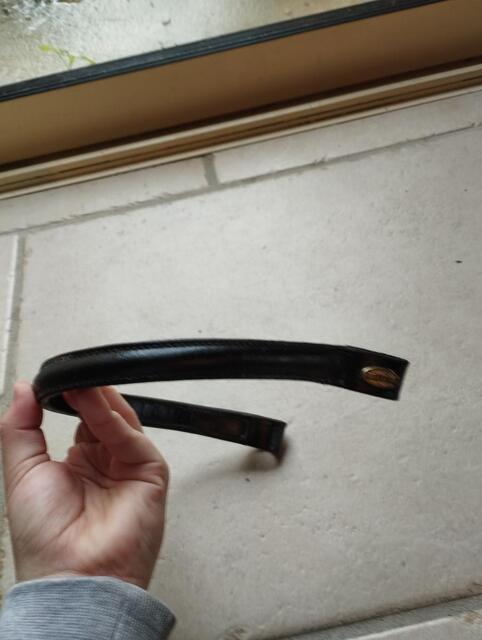 Frontal en cuir noir