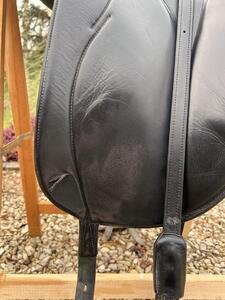 Selle dressage Devoucoux Malika Lab cuir noir