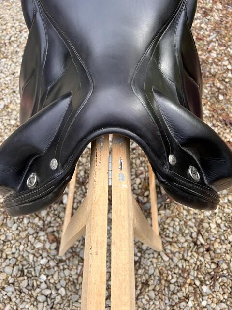 Selle dressage Devoucoux Malika Lab cuir noir