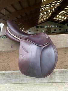 Selle d’obstacle childeric