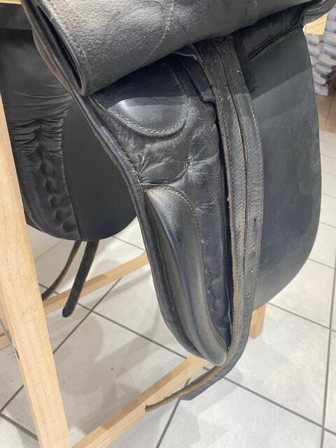 selle dressage noir