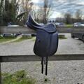 Selle de dressage stubben 17,5 + sangle anatomique et étrivières