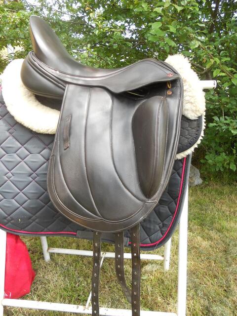 Selle dressage ALBION Fabrento 17,5