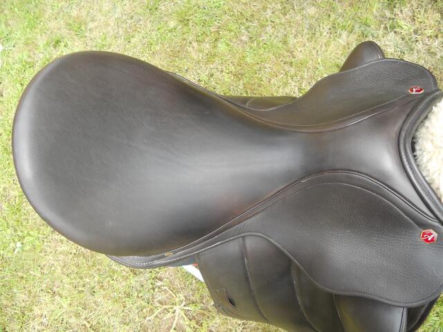 Selle dressage ALBION Fabrento 17,5