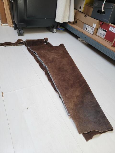 Chaps longues en cuir
