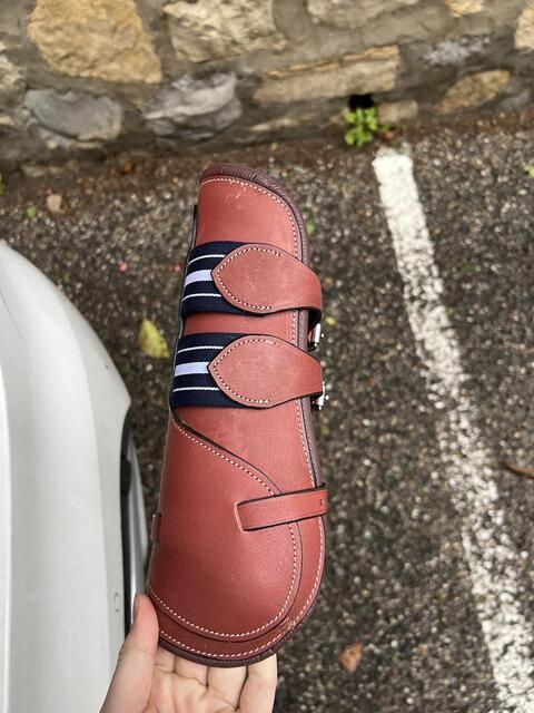 Guettre en cuir marron roi france jamais porté a faire