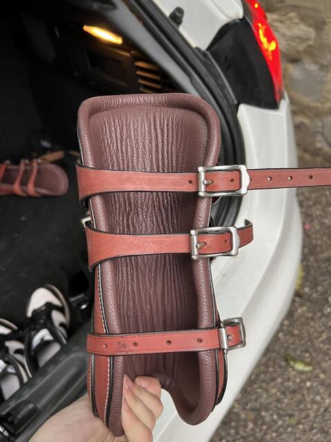 Guettre en cuir marron roi france jamais porté a faire