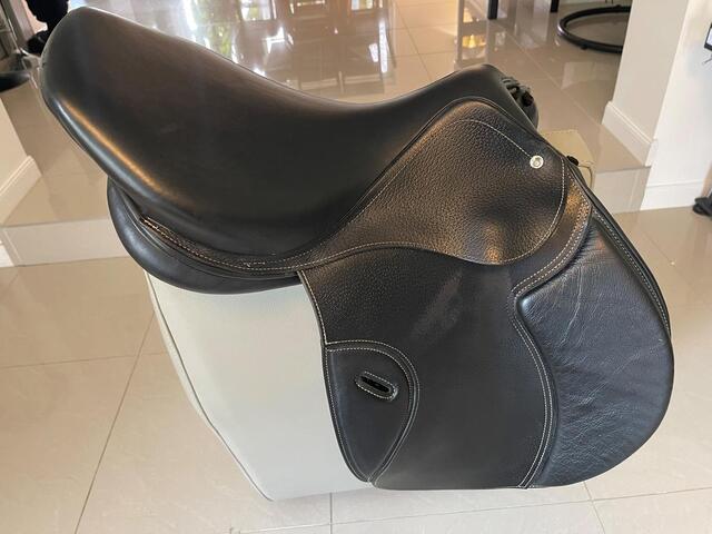 Selle mixte Paddock Fouganza en cuir noir 17,5''