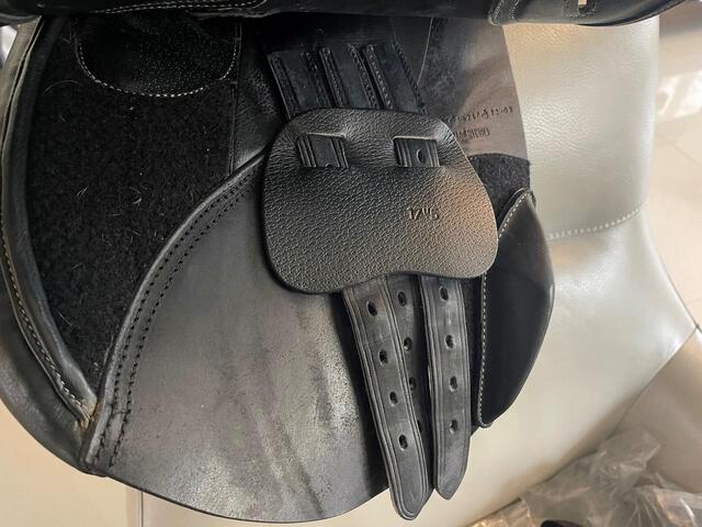 Selle mixte Paddock Fouganza en cuir noir 17,5''