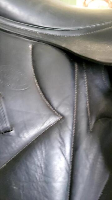 Selle dressage Devoucoux 18