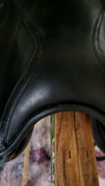 Selle dressage Devoucoux 18