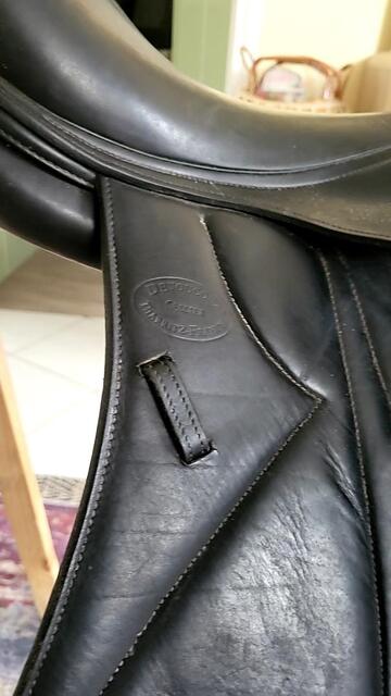 Selle dressage Devoucoux 18