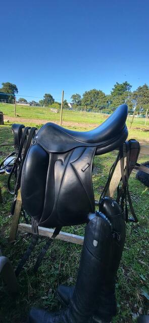 Selle dressage Devoucoux 18