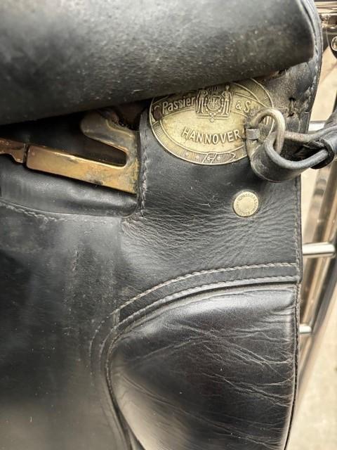 SELLE DE DRESSAGE