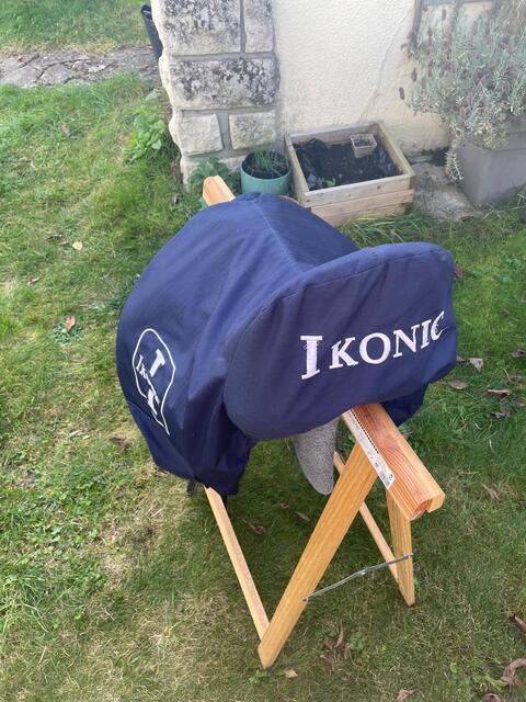 Selle Ikonic