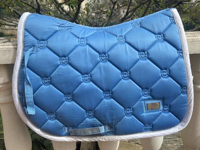 Tapis Equestrian Stockholm collection Bleu Saphir