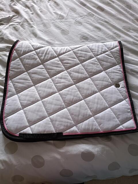 Tapis blanc/rose/noir