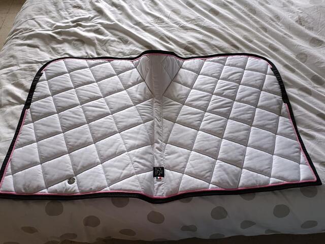 Tapis blanc/rose/noir