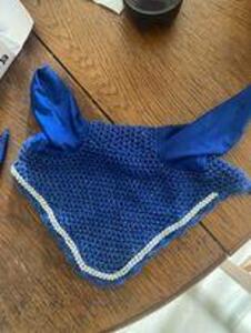 Bonnet bleu roi strass