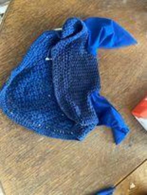 Bonnet bleu roi strass