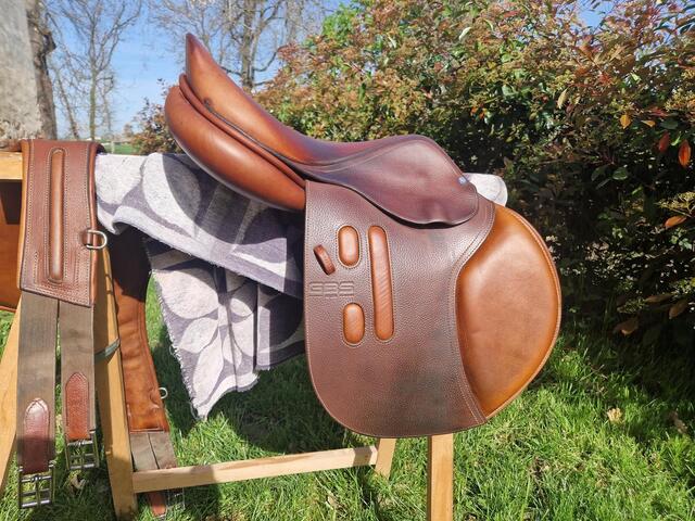 Selle gbs et sangle bavette