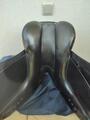Selle de dressage Omega Line 17"
