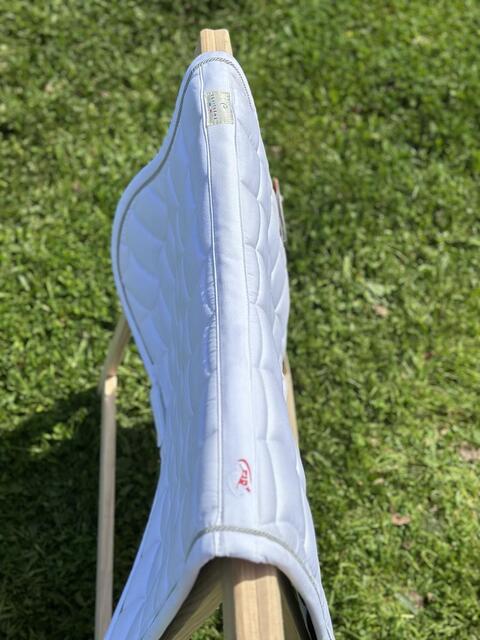 Tapis de selle Equithème FIR+ blanc