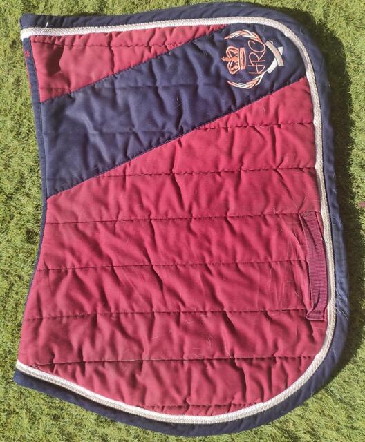 Tapis de selle bordeaux