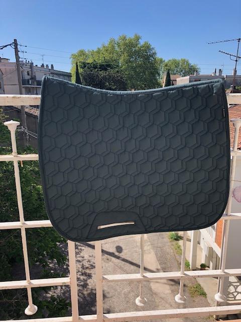 Tapis Fouganza réversible vert et bleu, très peu utilisé, exellent état