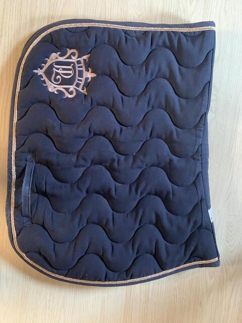 tapis pénélope bleu marine