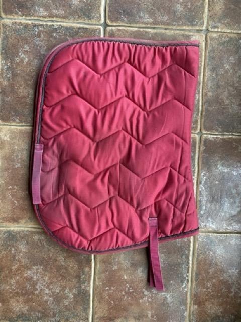 Tapis mixte rose foncé avec liseré torsadé gris