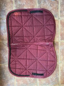 Tapis mixte bordeaux et noir velours à strass