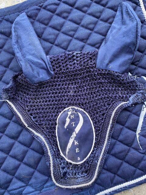 Ensemble tapis et bonnet Antares