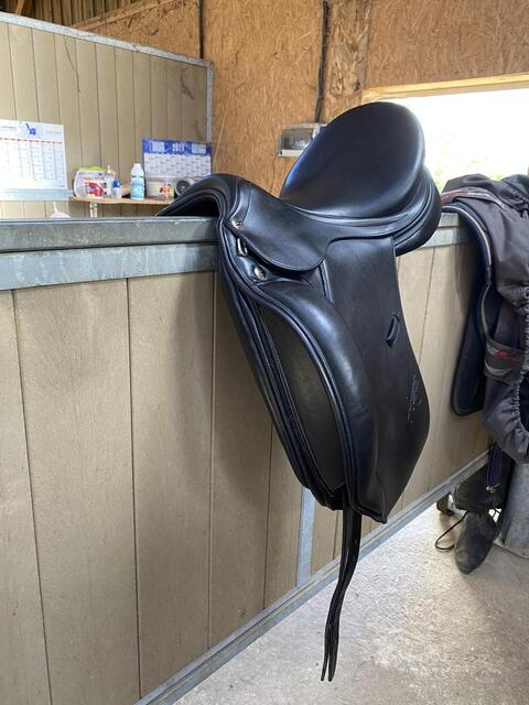 Selle de dressage Erreplus 17,5’