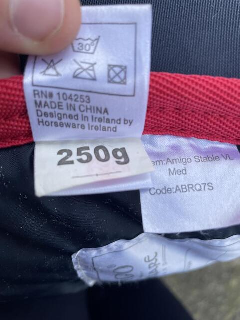 Couverture horseware amigo stablesVL med avec couvre cou.