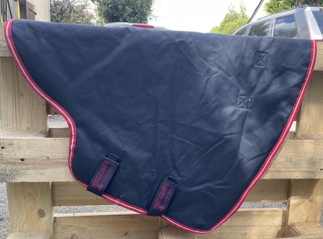 Couverture horseware amigo stablesVL med avec couvre cou.