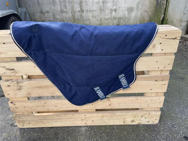 Couverture horseware Rambo stables plus VL avec couvre cou
