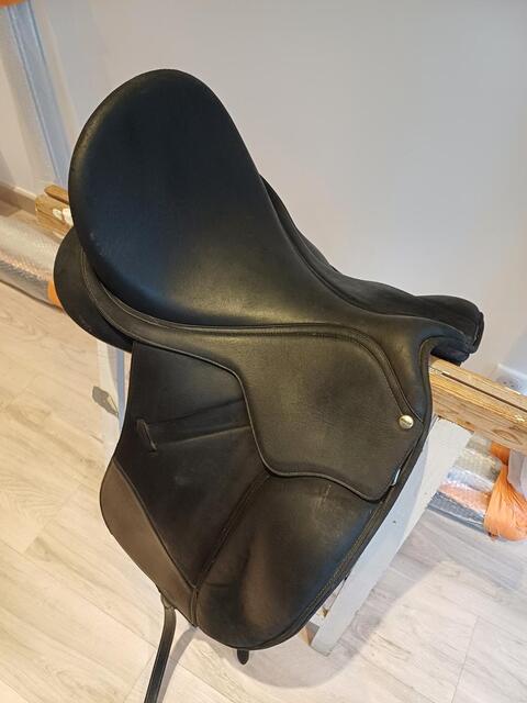 Selle dressage wintec isabell werth 17"