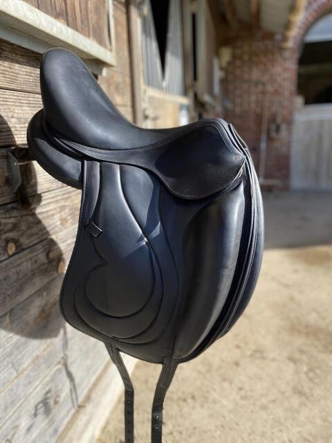 Selle de dressage Antares candence