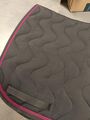 tapis de dressage Harcour noir et bordeaux (modèle Versaille)