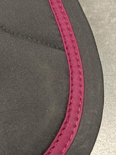 tapis de dressage Harcour noir et bordeaux (modèle Versaille)