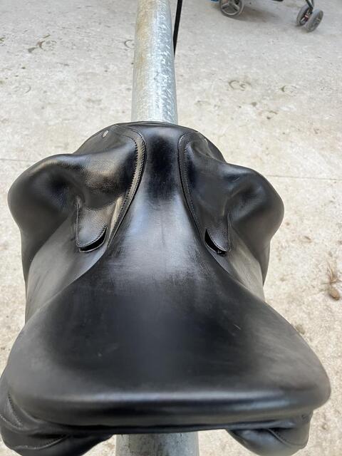 Selle Dressage Childeric 2022 - 17,5 - état neuf - URGENT